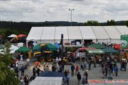 Besucher auf dem Ausstellungsgelände des Frankenwaldtages